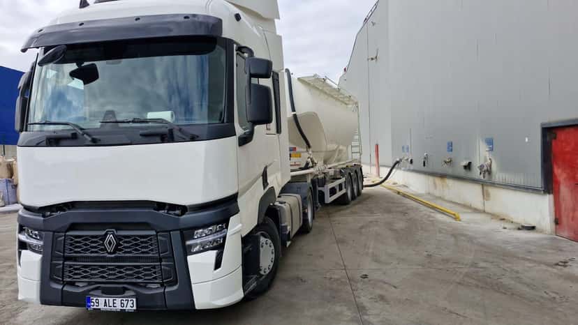 Logistics - Silo Truck Loading